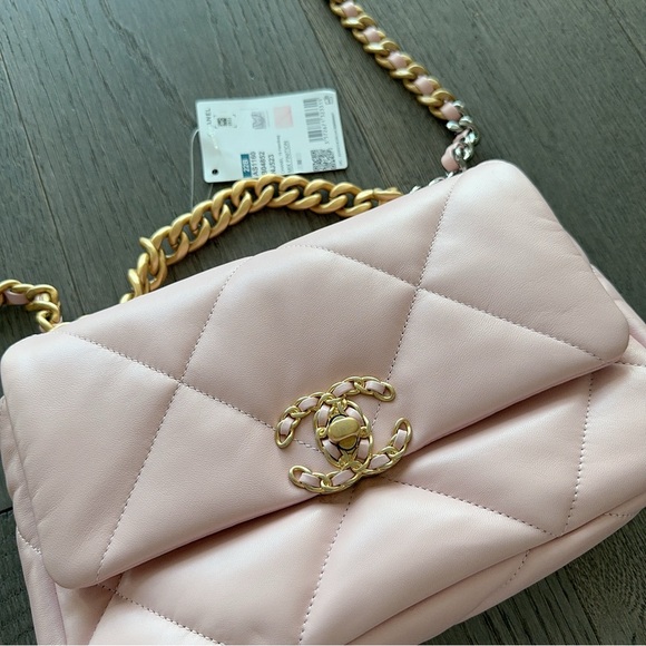 Chanel 19 small Rose - Picture 2 of 11